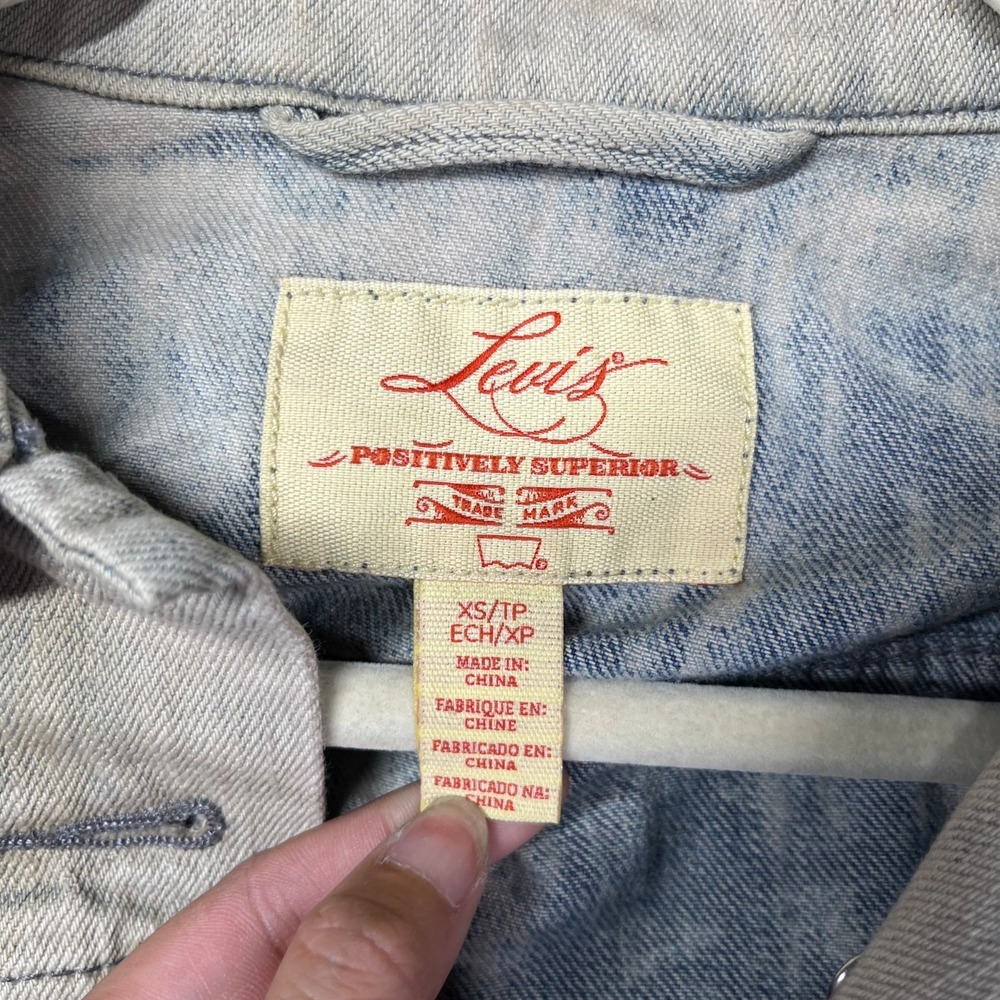 Levi's Positively‎ Superior Trucker Jacket Women's Denim Button Classic Y2K - XS - Picture 9 of 11